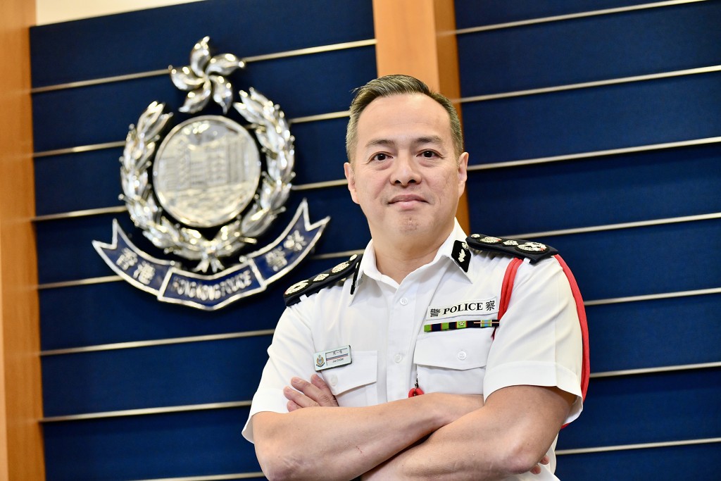 警務處處長周一鳴曾於2012至2013年派駐法國里昂國際刑警組織,他說這段日子是其警務生涯的重要里程碑。 盧江球攝 警務處處長周一鳴曾於2012至2013年派駐法國里昂國際刑警組織,他說這段日子是其警務生涯的重要里程碑。 盧江球攝