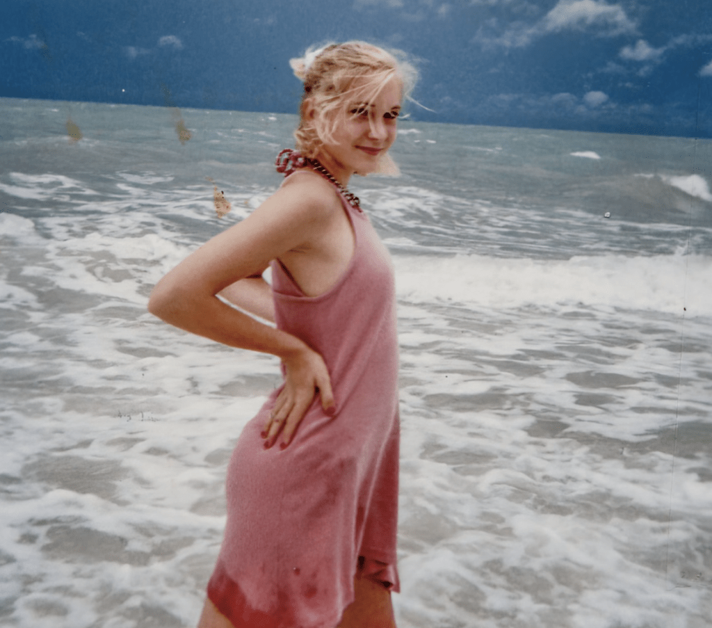 朱弗雷於2025年不幸自殺身亡，生前她一直控訴於17歲未成年時，曾三次被迫與安德魯發生性關係。