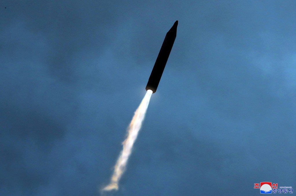 北韓早前發射1枚短程彈道導彈。路透社圖片