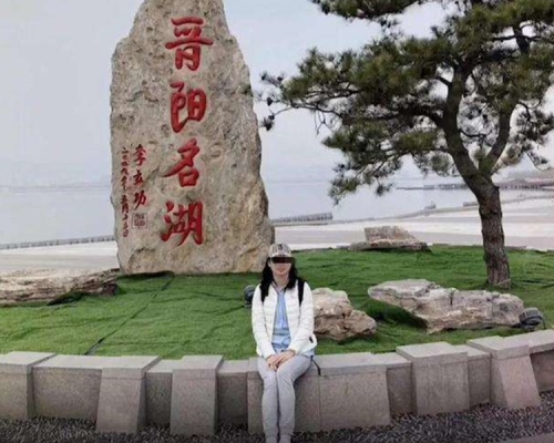 天津女子無罩遊遍山西景點。網圖