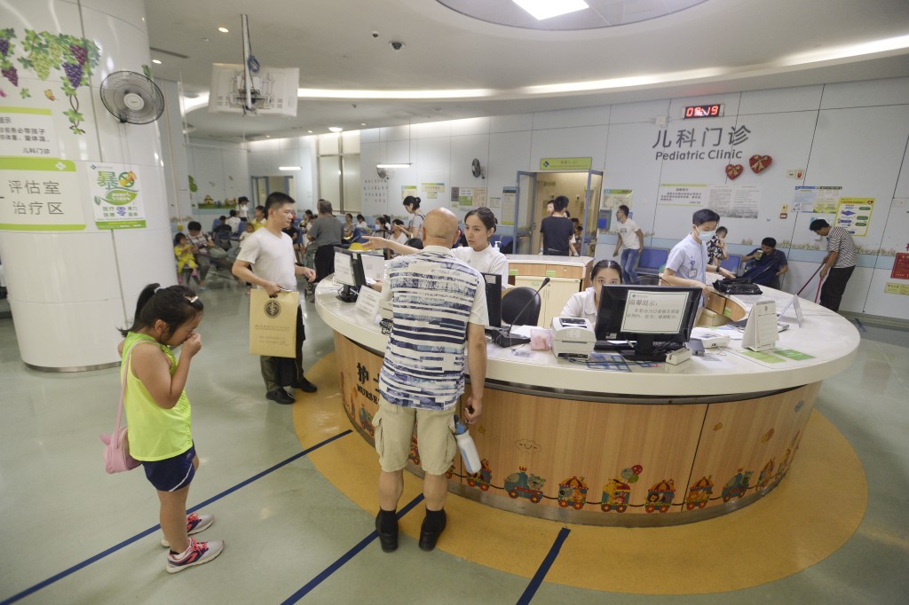 刘泽星相信医疗券用途拓展，会刺激更多人到港大深圳医院求医。资料图片