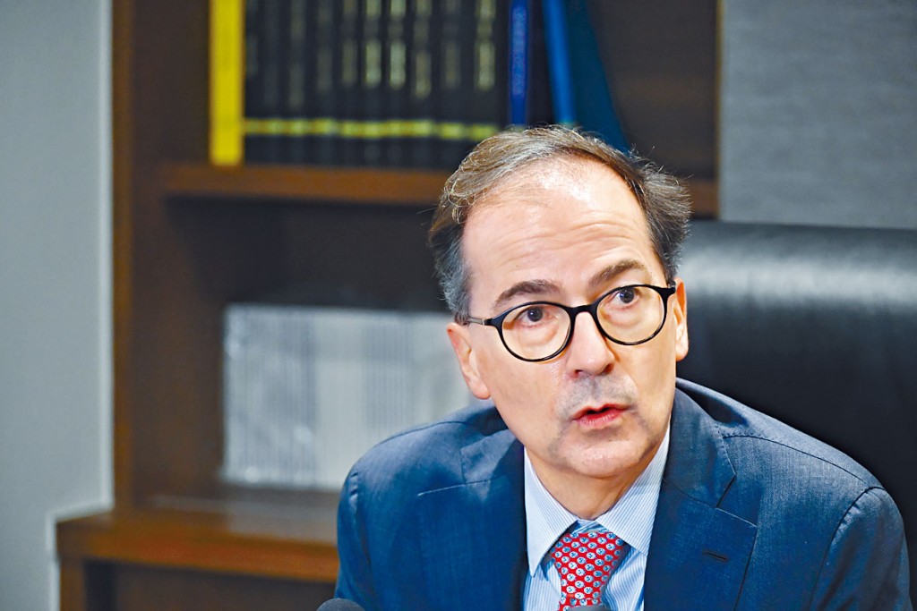 海牙國際私法會議秘書長貝納斯科尼指，樂見香港重新出發，恢復成為活力、熱鬧的城市。