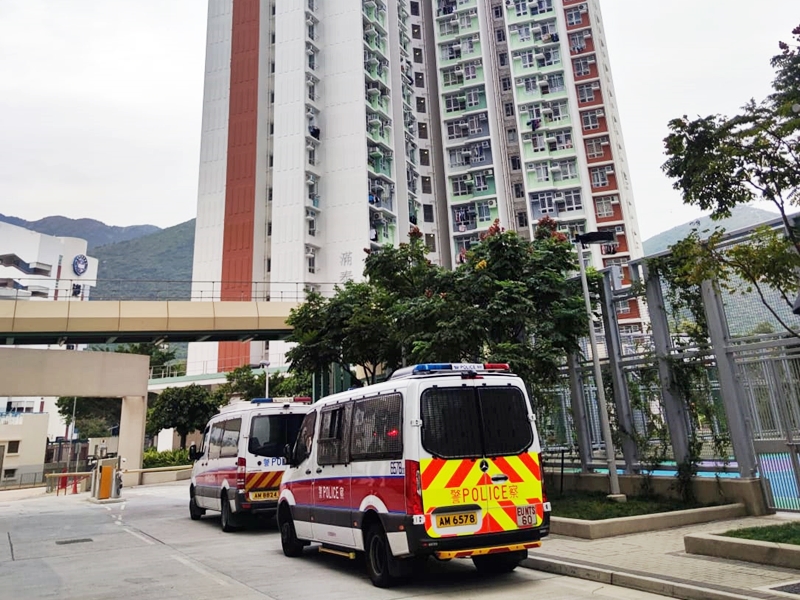 事發現場是東涌滿東邨滿泰樓一個單位。