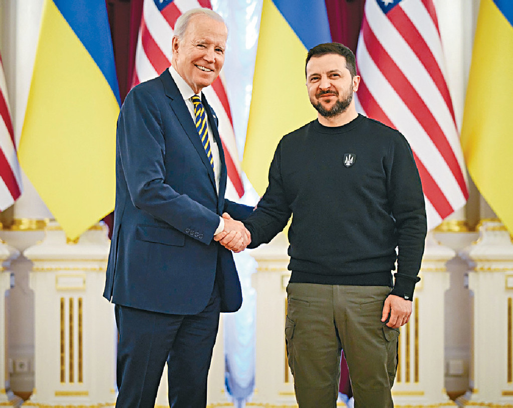 拜登早前訪問基輔，與烏克蘭總統澤連斯基見面。