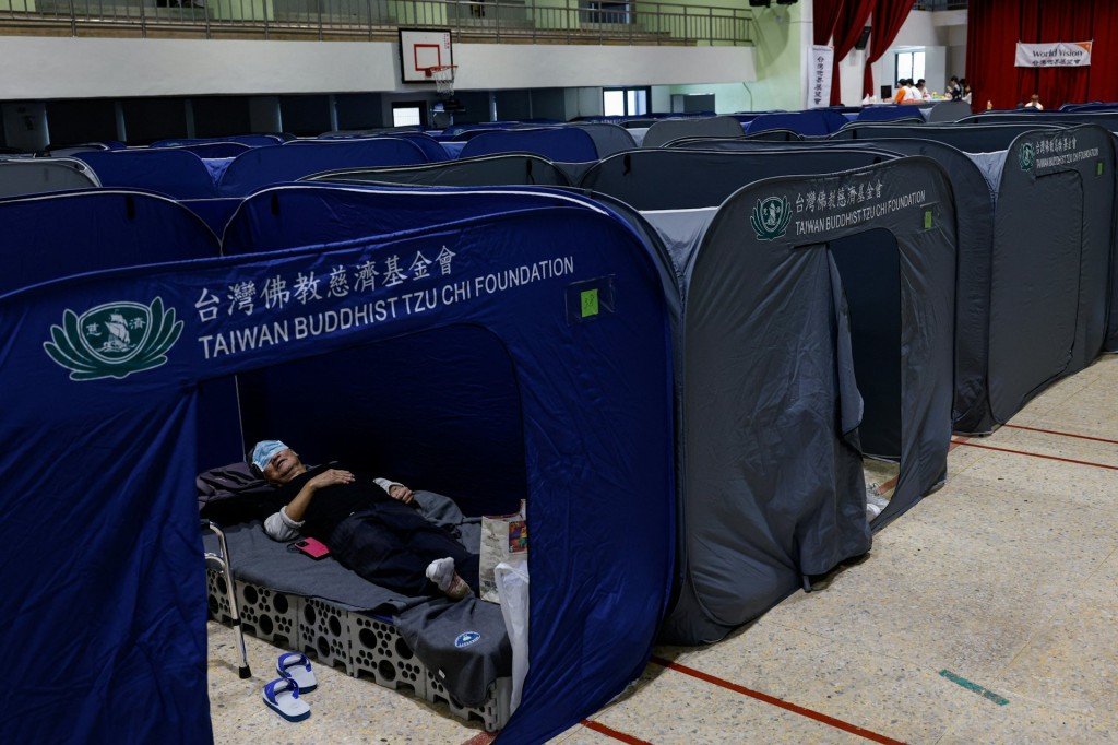 花蓮地震後迅速設立避難所，供災民入住。（網上圖片）
