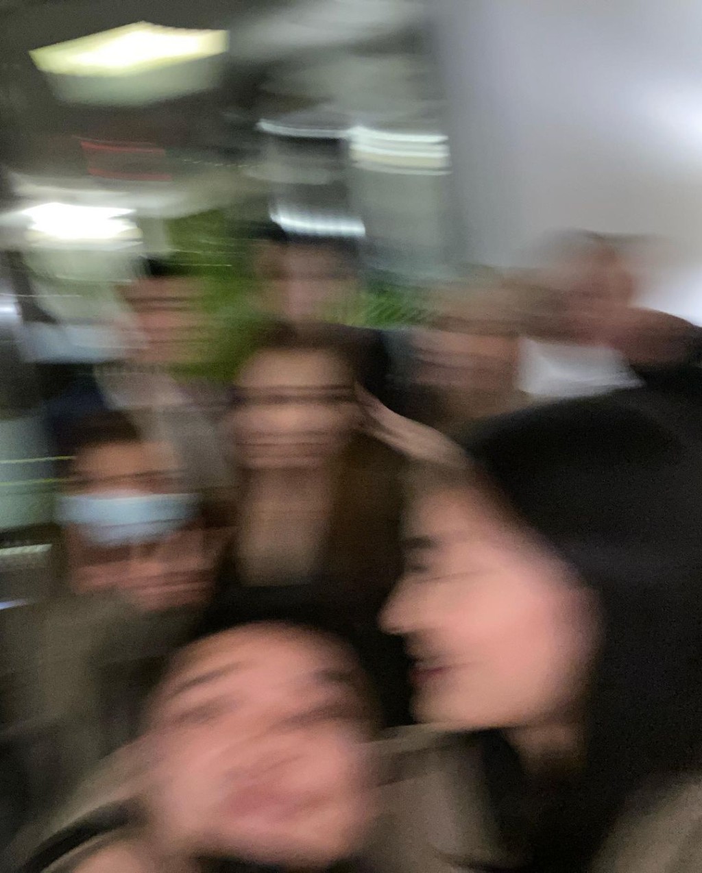 又震又矇好明顯貓咗。