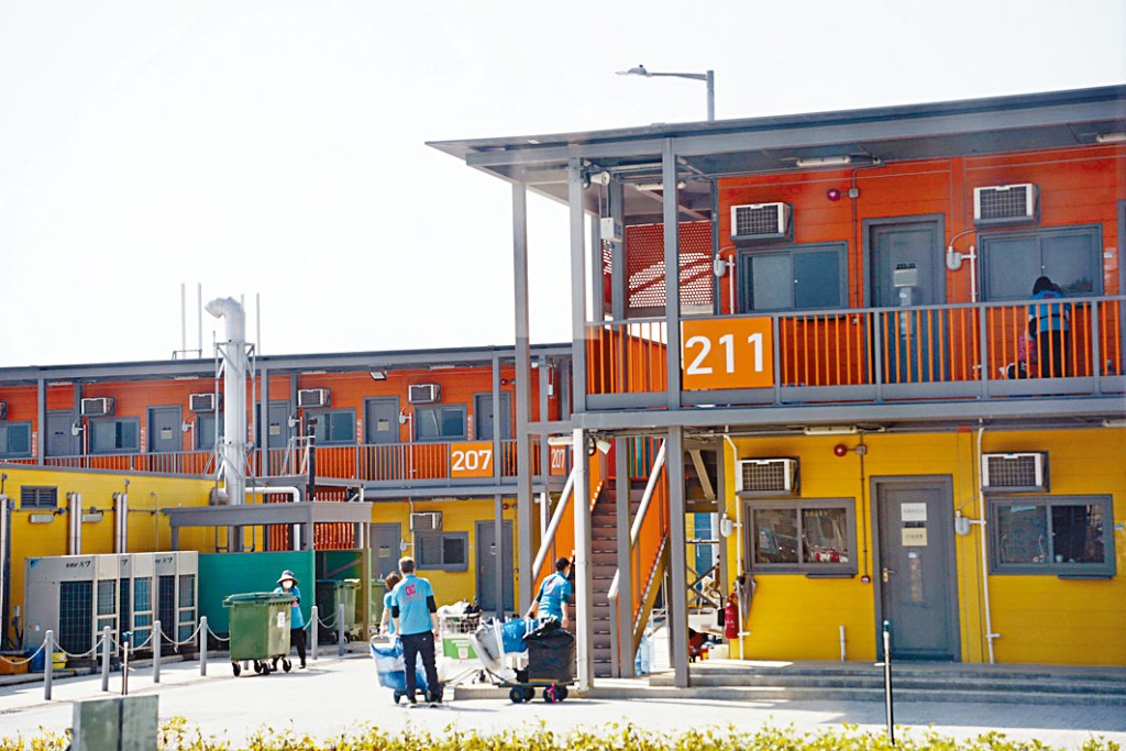 疫情期間,先後有27萬人次入住竹篙灣隔離設施。