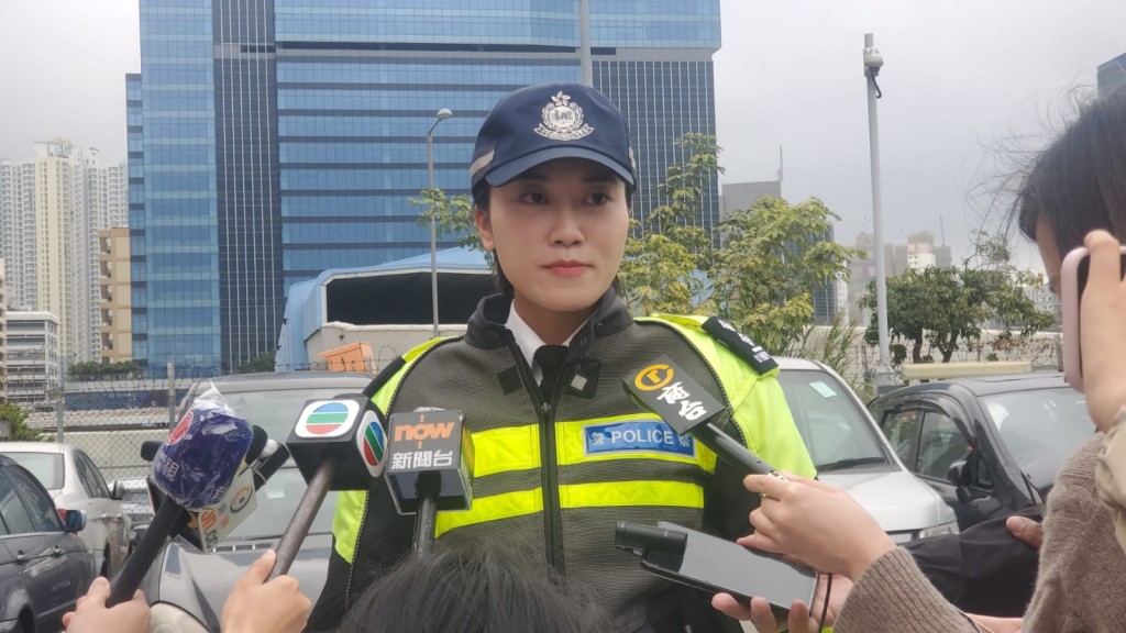 警方共拖走了3輛違例停泊的車。