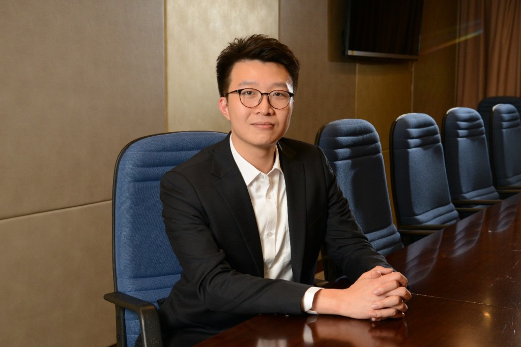 金融業背景的Frank，通過CPE課程銜接HKU PCLL，並快將成為事務律師。