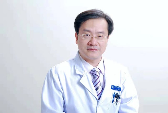 北京专家童朝晖指新冠重症率低于流感。