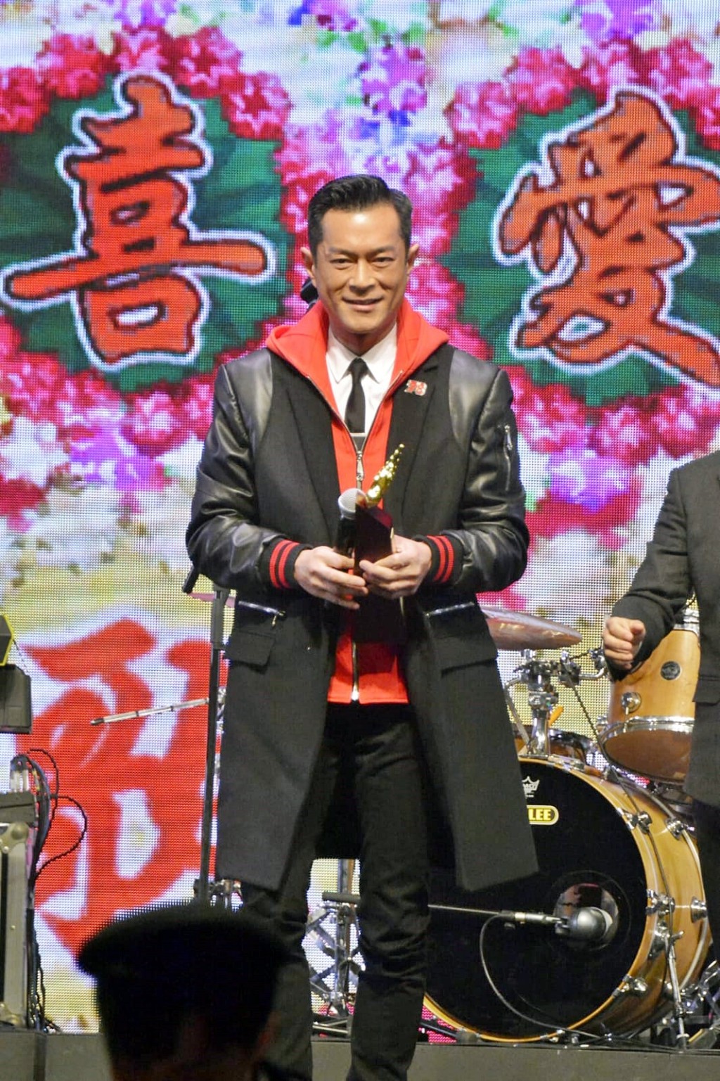 昨晚成叱吒「我最喜愛的男歌手」。