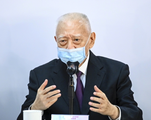 董建華又指,相信押後立法會選舉是嚴肅的決定。資料圖片