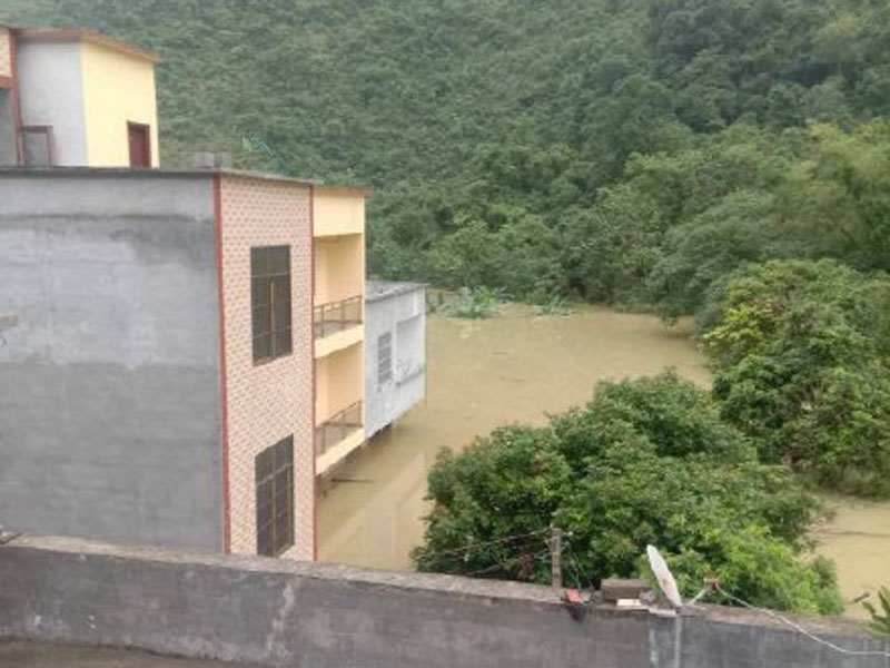 當局指水災或與地下河道堵塞有關。(網圖)
