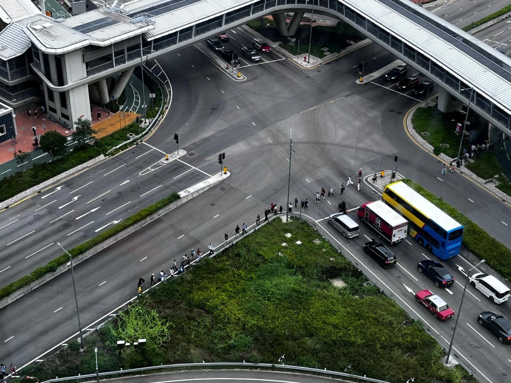 港鐵將軍澳綫上月22日列車故障,將軍澳綫全綫服務癱瘓,由於當時正值放工繁忙時間,多區交通大混亂。資料圖片 港鐵將軍澳綫上月22日列車故障,將軍澳綫全綫服務癱瘓,由於當時正值放工繁忙時間,多區交通大混亂。資料圖片