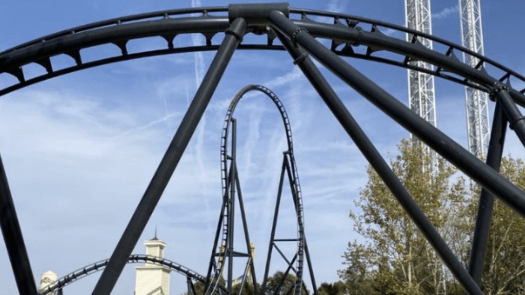 西班牙馬德里華納兄弟主題樂園發生嚴重過山車意外。parquewarner