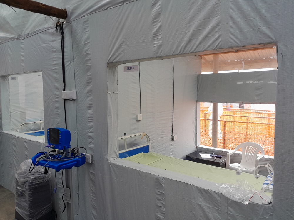 無國界醫生在穆本德的伊波拉治療中心，用作收治及隔離疑似和確診病人。© Sam Taylor/MSF