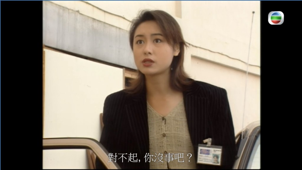 第5位：郭可盈 现年52岁的郭可盈于1993年参选港姐，虽然三甲不入，但她当时仍获TVB签为艺人。当年郭可盈获力捧，入行后两年已凭《刑事侦缉档案》中饰演高婕一角走红，不过当时仍然有一线花旦关咏荷坐阵TVB，及至2001年关咏荷离巢，郭可盈即升格为「TVB四大花旦」之一。她于2007年与TVB完约，但此前她参演过无数高收视剧集如《酒店风云》、《O记实录》、《阖府统请》、《法网伊人》等，绝对是TVB千禧年时代的收视福将，并于02年及03年连夺「我最喜爱电视角色奖」，可惜是她淡出前仍未获视后殊荣。