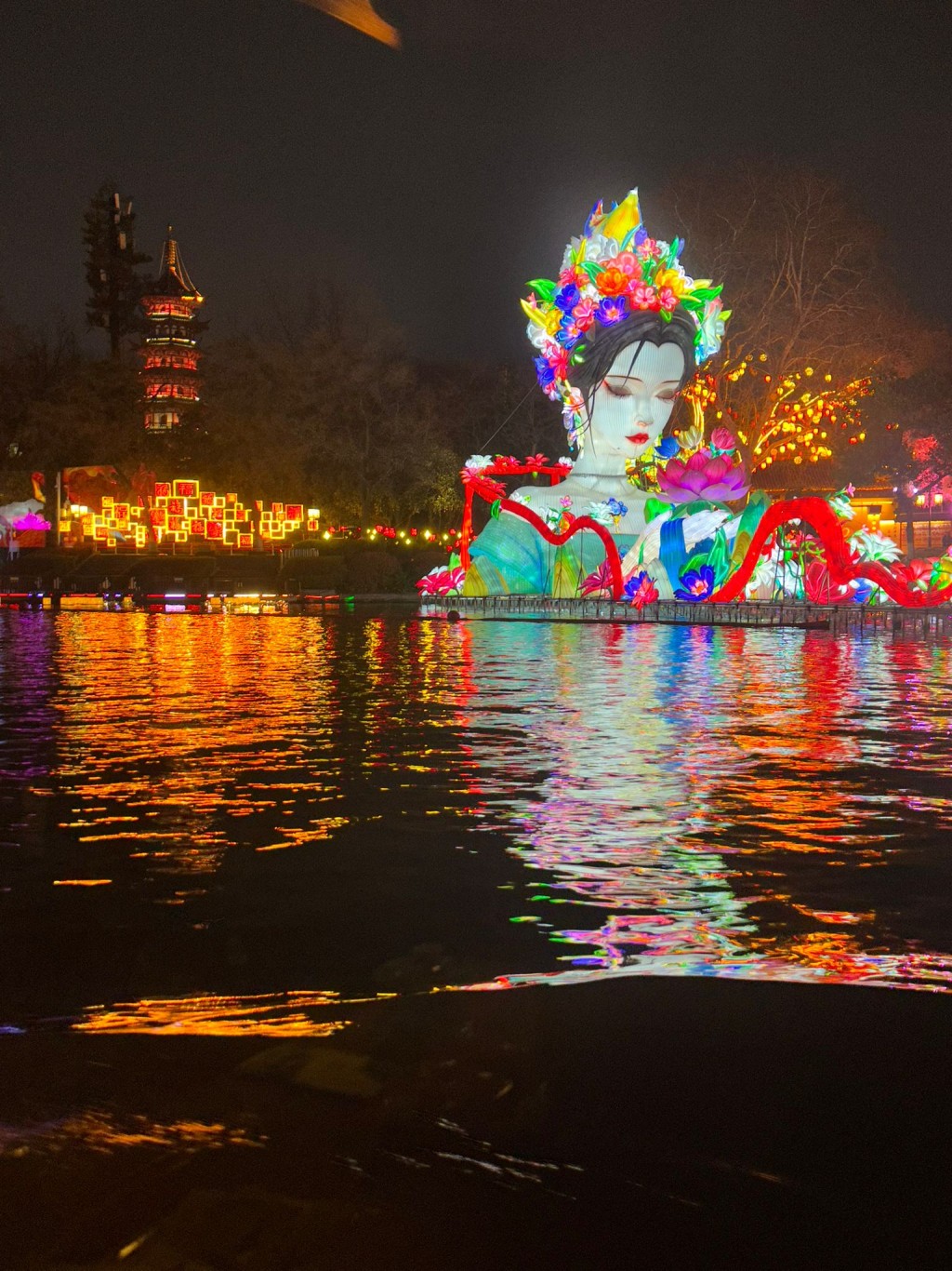 夜遊體驗秦淮文化。