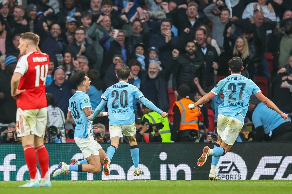 曼城贏得今屆英格蘭聯賽盃2:0擊敗阿仙奴。法新社