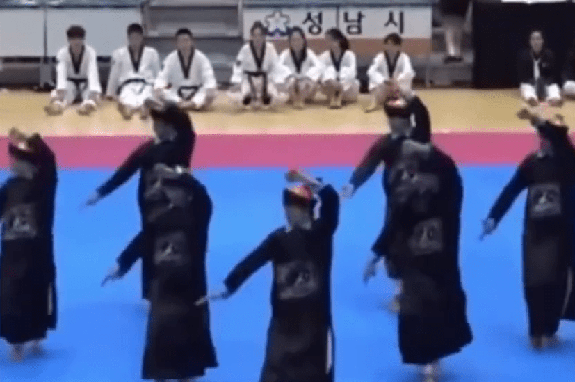 中國選手表演「殭屍跆舞」，被網民狠批「丟人現眼」。
