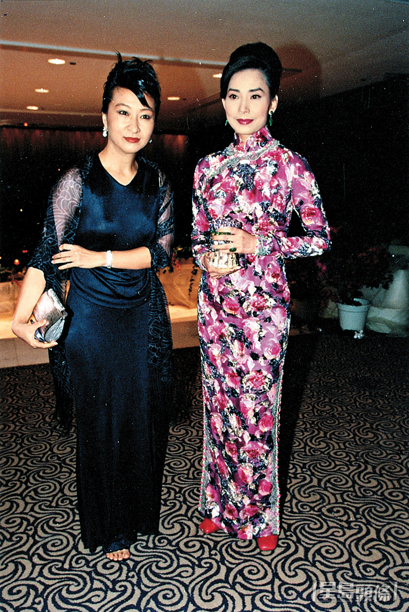 蒋丽萍与邝美云（右）曾一同出席活动。