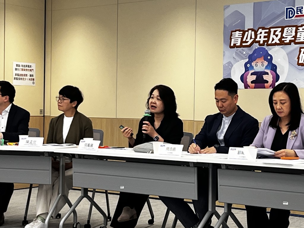 香港大學香港賽馬會防止自殺研究中心培訓顧問張鳳儀。