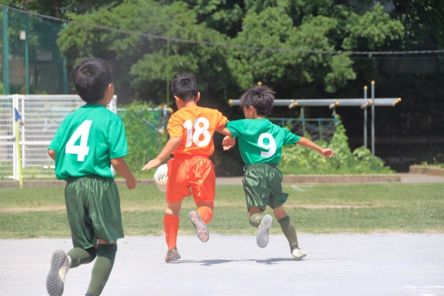 令孩子愈來愈蠢的話 3. 「加油，事情會好轉的。」（圖片來源：PhotoAC）