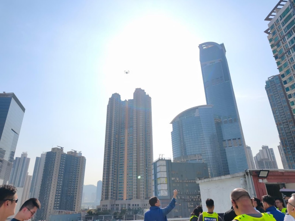 警察無人機隊配合行動高空巡邏，提升整體監察能力。