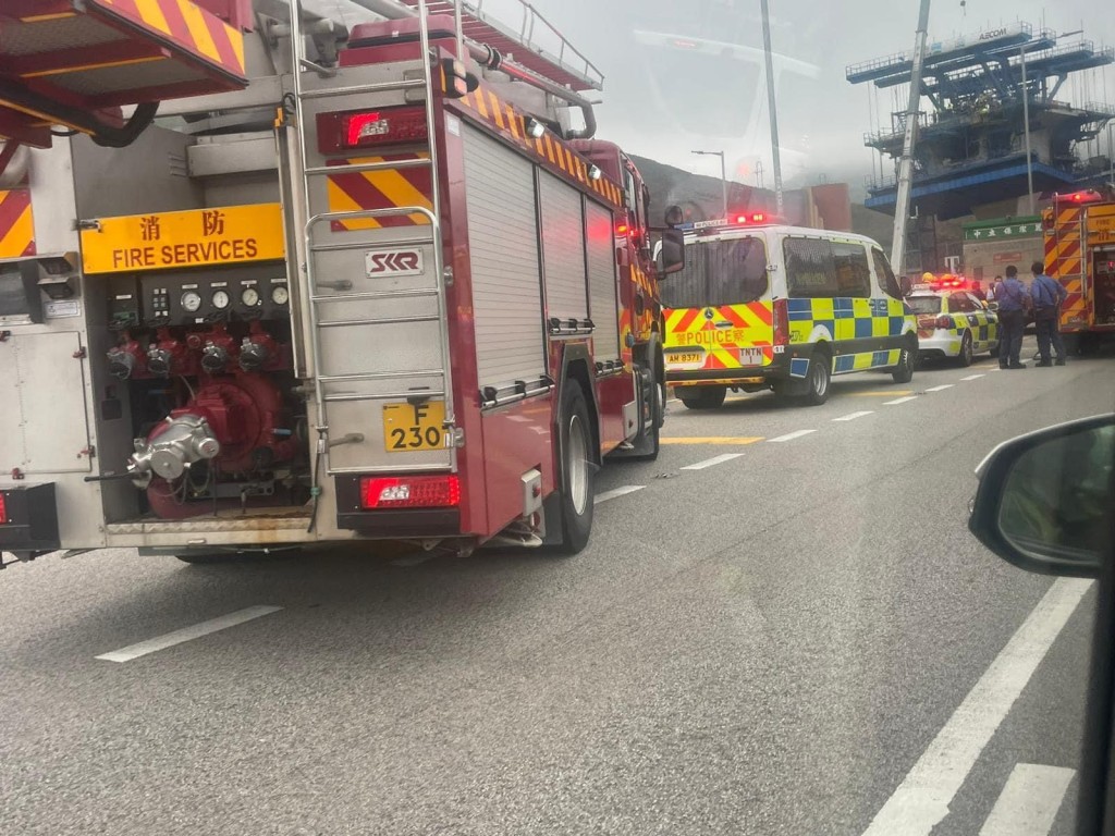 多部消防車到場。香港突發事故報料區fb