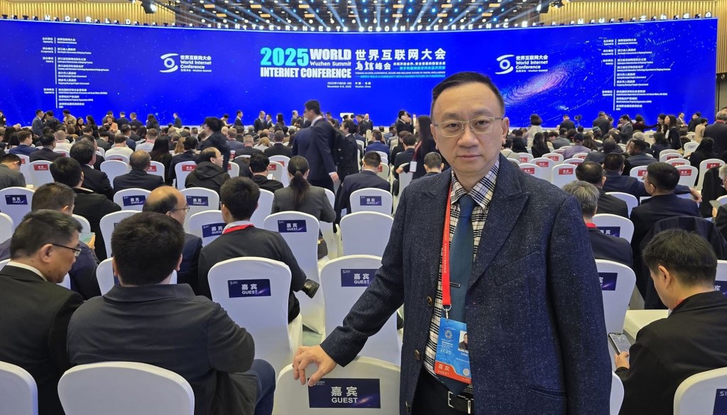 香港資訊科技商會榮譽會長方保僑。 香港資訊科技商會榮譽會長方保僑。
