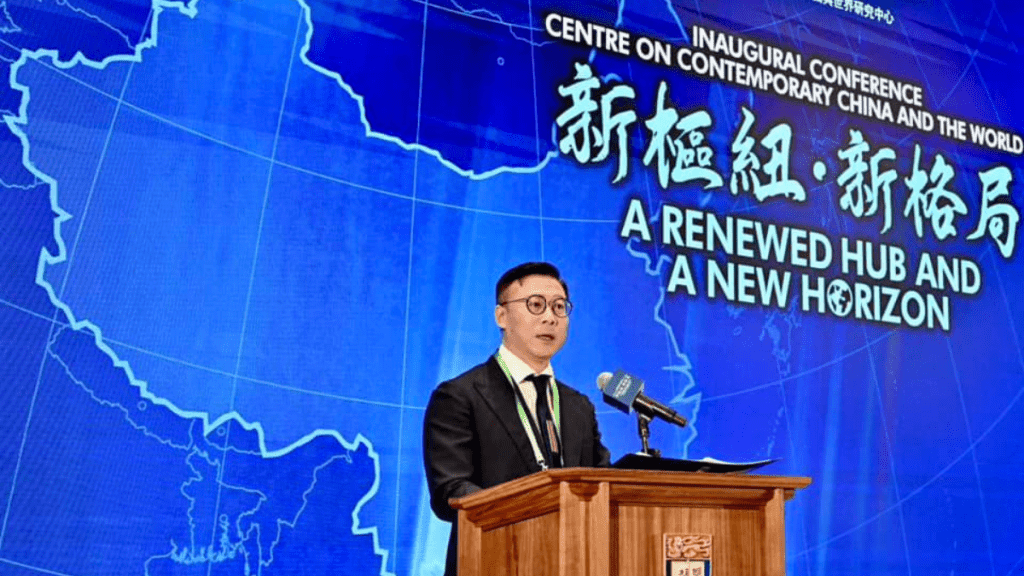 香港大學當代中國與世界研究中心以「新樞紐.新格局」為題舉辦首次研討會,律政司副司長張國鈞出席並與在場嘉賓學者分享在現時國際形勢下,研究當代中國與世界發展的重要意義。張國鈞fb