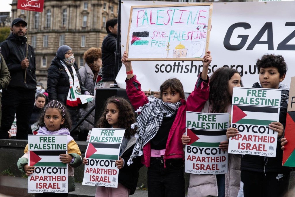 10月21日爱丁堡的撑巴勒斯坦游行。 facebook