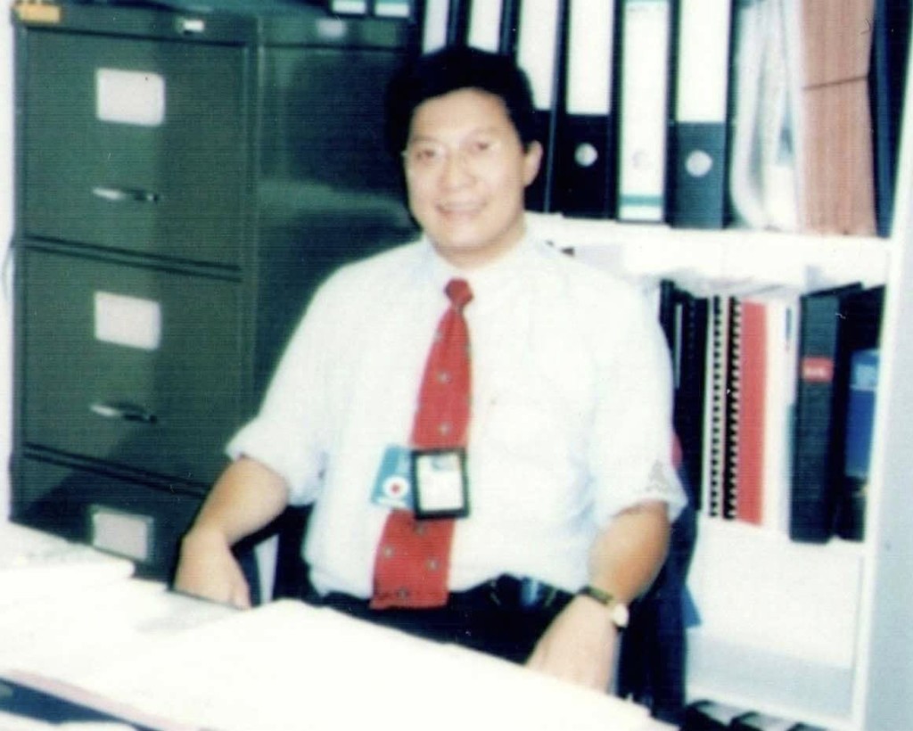 邓炳强指该场景与他当年任职杂差帮办时的情景非常接近,更有相片为证。邓炳强FB图片 邓炳强指该场景与他当年任职杂差帮办时的情景非常接近,更有相片为证。邓炳强FB图片