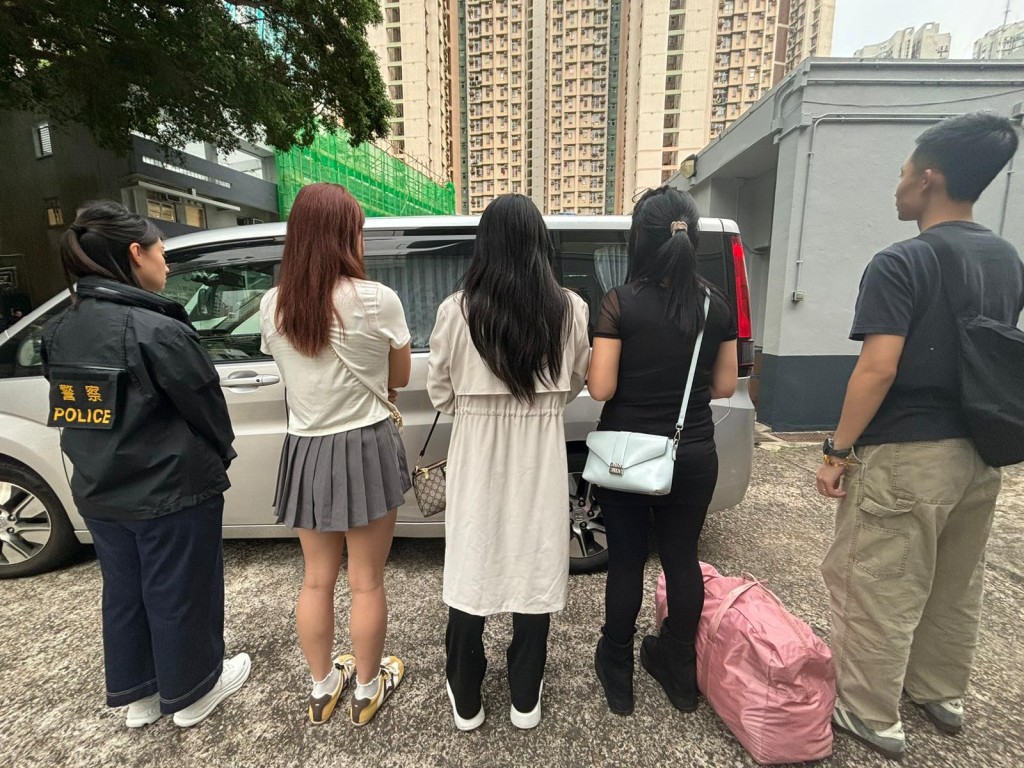警方打擊觀塘區內多個賣淫黑點，拘捕14名內地女子。警方提供