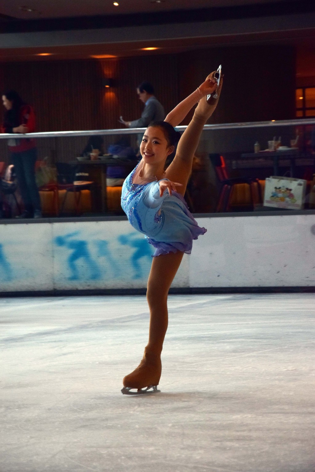 马晓晴（Maisy）是前香港花式溜冰代表，到了2018年平昌冬奥，因右脚踝的旧患忍痛弃战，并选择退役。