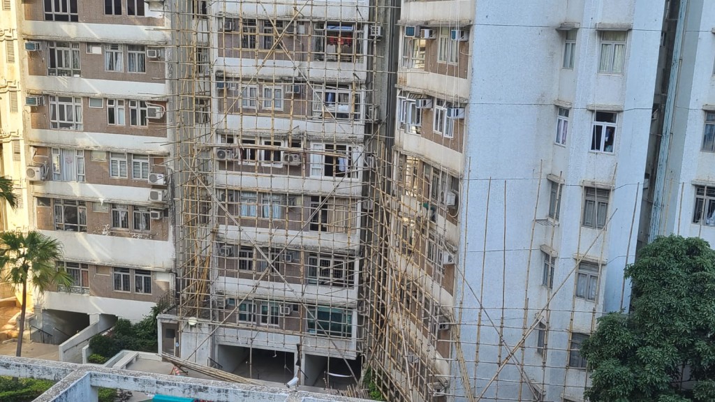 柴湾乐翠台的亿元大维修风波，法团被质疑强行选用比市建局估价高出57%的1.07亿元「天价」维修方案。资料图片