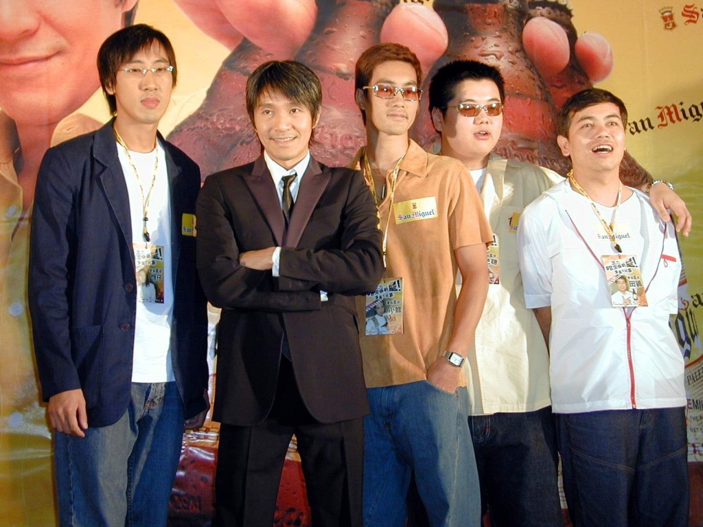 周星馳(左二)、田啟文(右一)合作無間,田雞知星爺最怕黑。