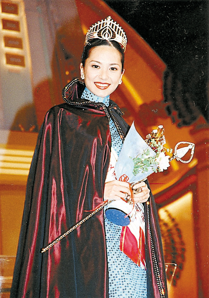 郭羡妮大热姿态获得1999年度香港小姐冠军。