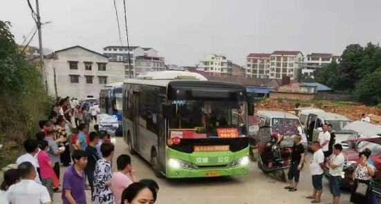 湖南有巴士公司声称因营运困难要停运。微博
