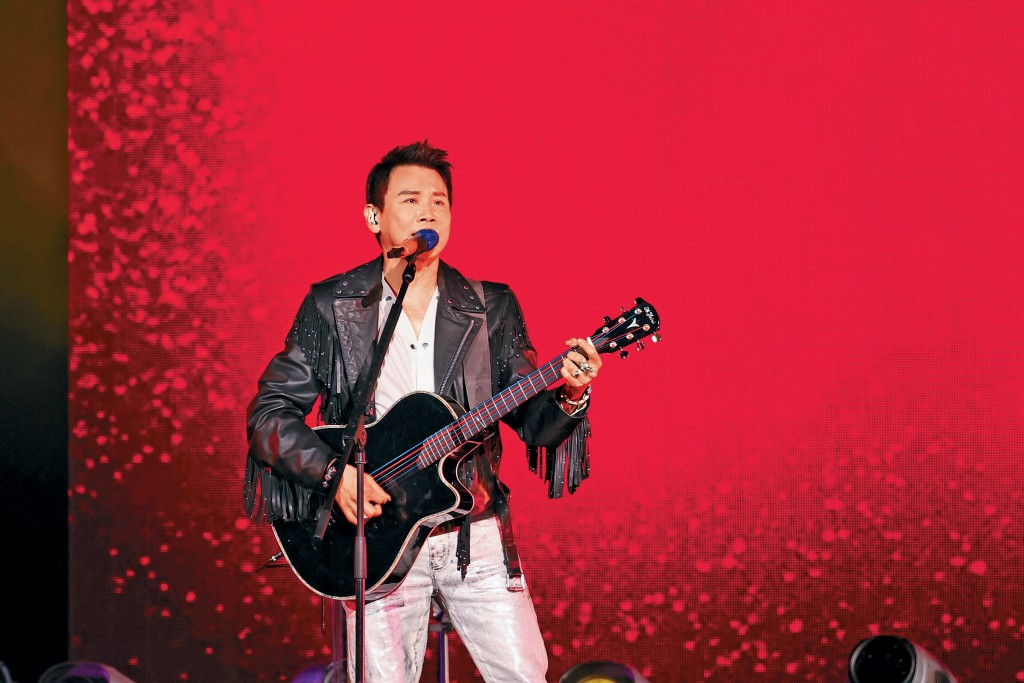 陶喆前晚在紅館舉行個唱尾場，他放話明年要到啟德開騷。