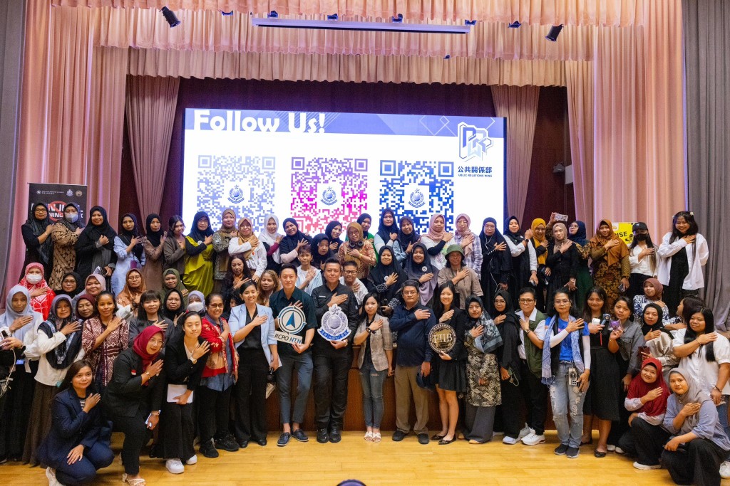 展超Sir化身為防騙大使，出席印尼傭工防罪講座時，用印尼語呼籲印傭提防騙子。香港警察fb圖片