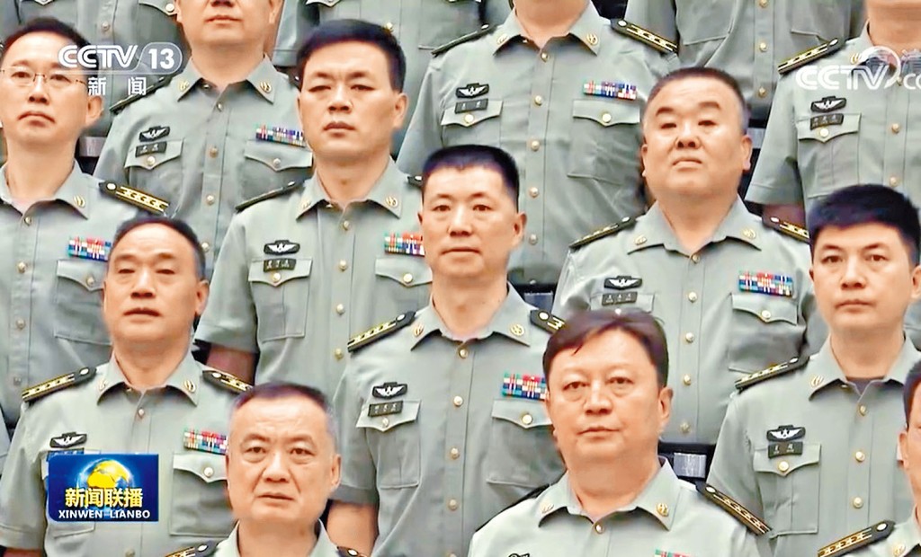 習近平接見新疆駐軍代表，包括二○二○年中印邊境衝突「英雄團長」祁發寶。