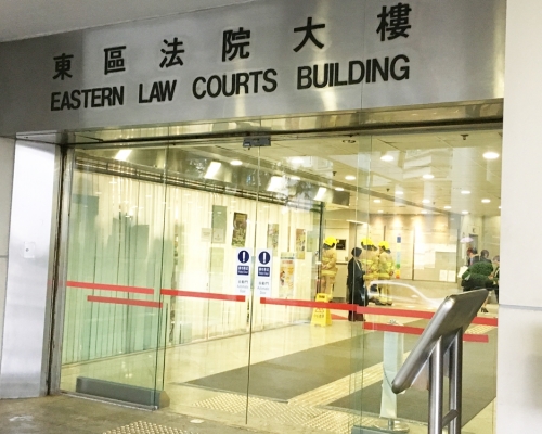 裁判官張志偉今在東區法院裁定其中一人刑事損壞及拒捕罪成。資料圖片