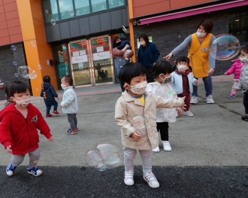 南韓出現兩宗兒童炎症綜合症疑似病例。AP圖