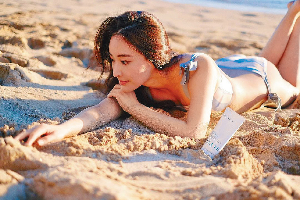 性感女神■样靓身材正的陈滢是「宅男女神」,入行以来绯闻不绝。