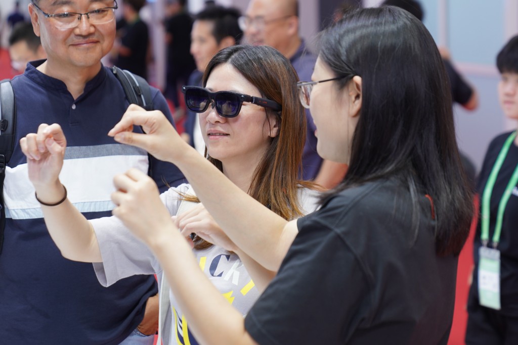 智能眼鏡為今年大熱科技產品。新華社