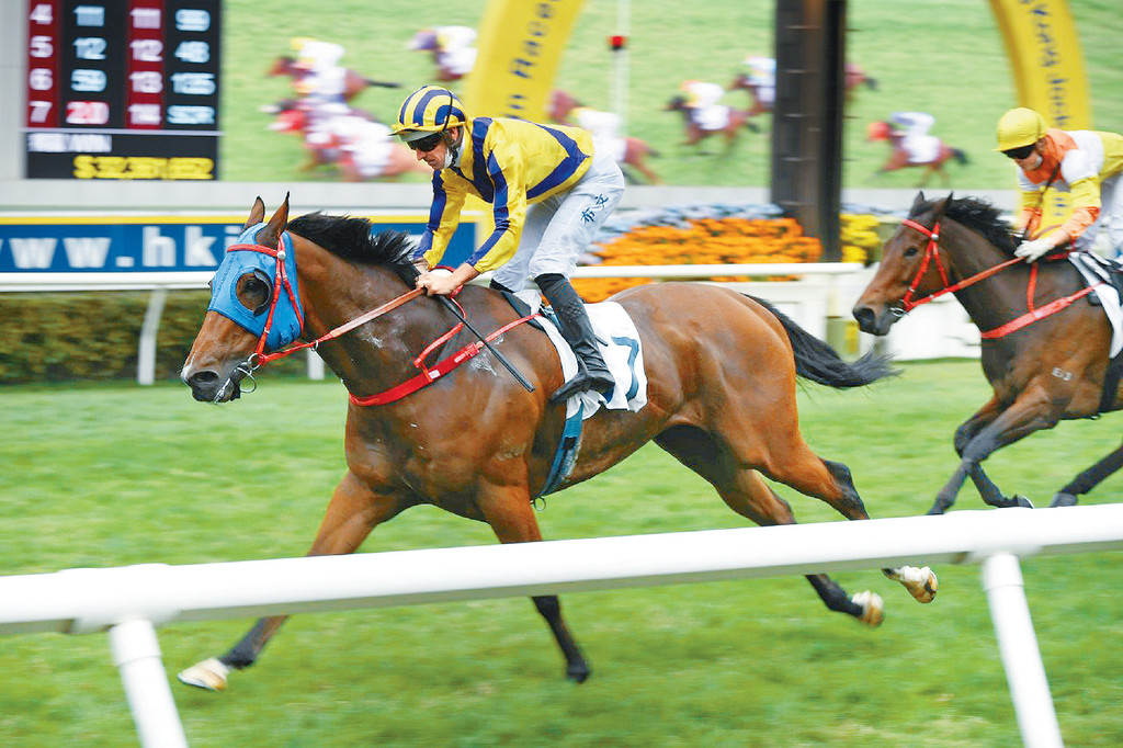 ■「英雄豪杰」昨日大热取胜，捧走博爱杯。