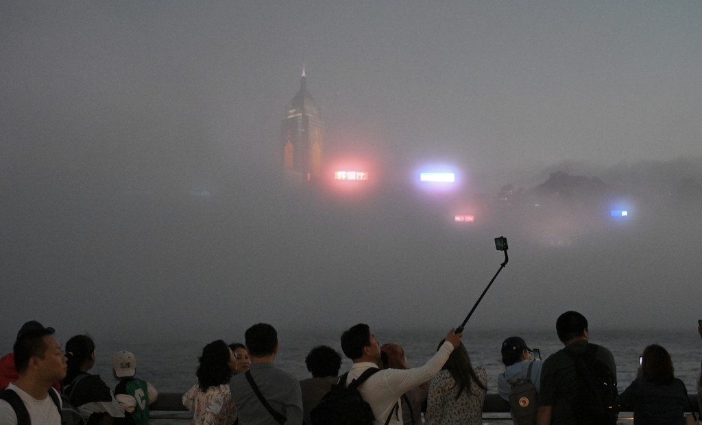 天文台料該區大致多雲天氣較為潮濕。 天文台料該區大致多雲天氣較為潮濕。