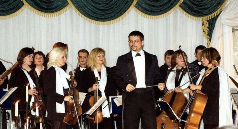 克爾帕登科是庫利什音樂劇院的首席指揮。FB圖