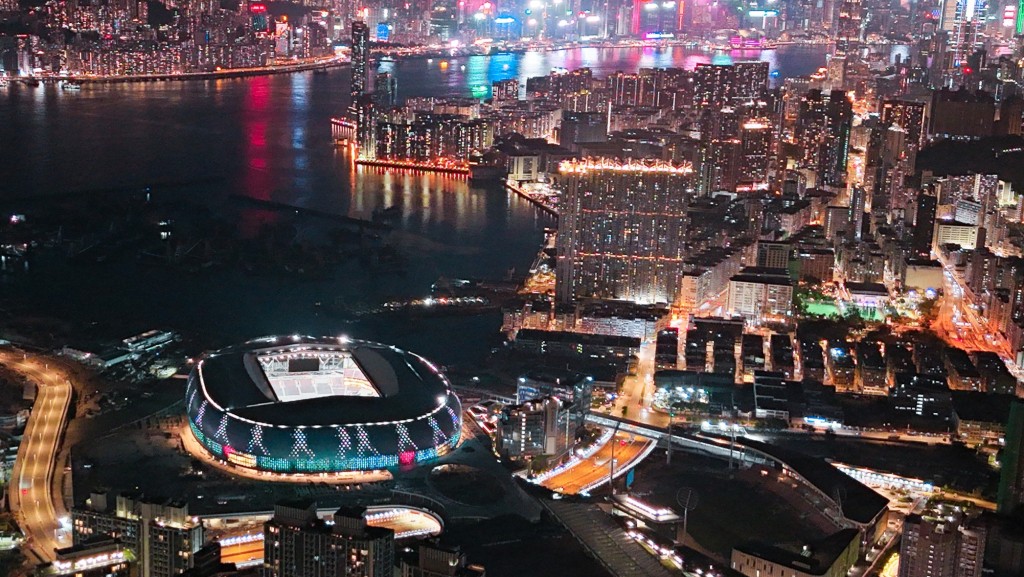 啟德主場館外牆將於亞運期間化身巨型光影舞台,上演大型戶外燈光展。 啟德主場館外牆將於亞運期間化身巨型光影舞台,上演大型戶外燈光展。